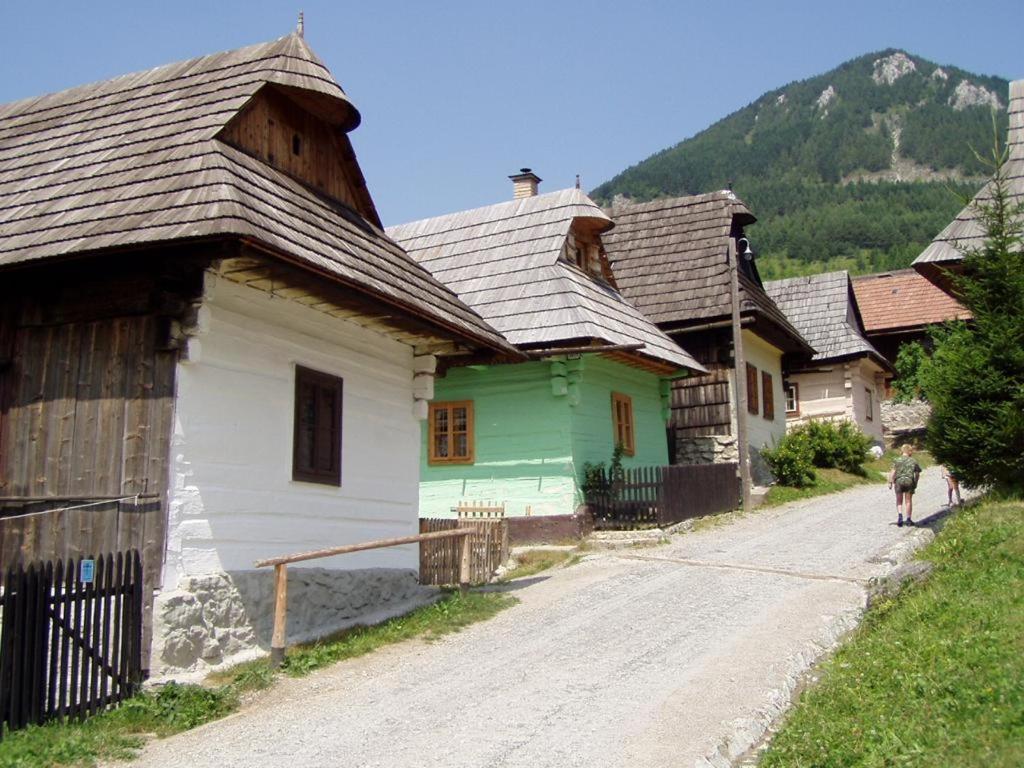 Penzion Janosikova Krcma Ruzomberok Exterior photo